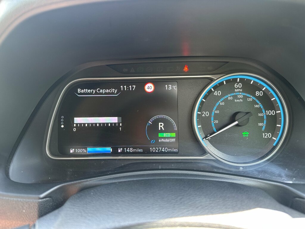 Nissan Leaf N-connecta Grey #40