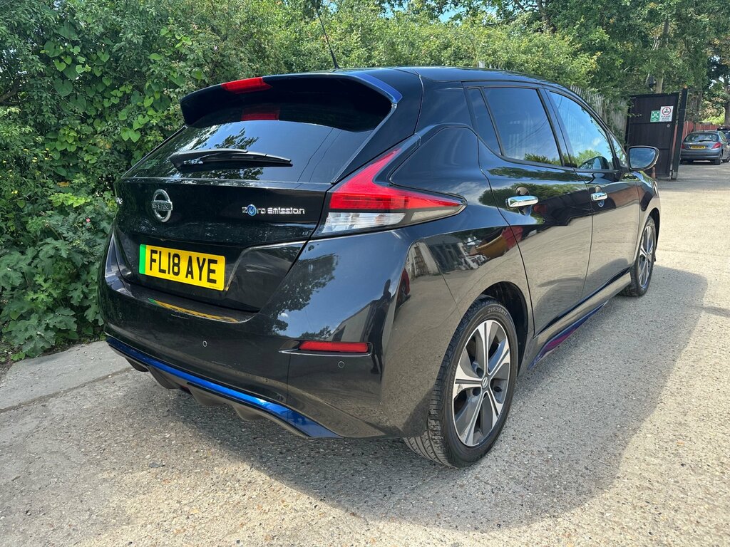 Nissan Leaf 40Kwh N-connecta Hatchback 150 Black #3