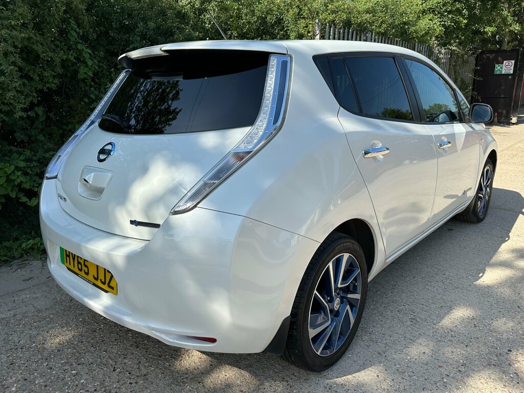 Nissan Leaf 24Kwh Acenta Hatchback 107 Bhp White #3