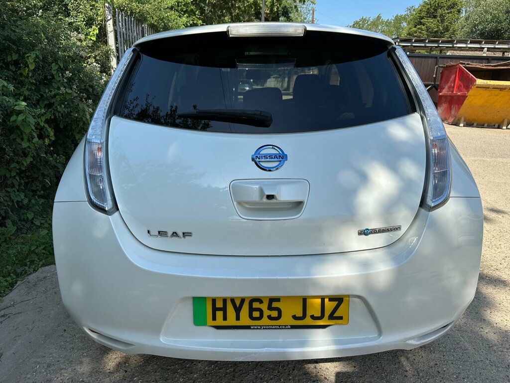 Nissan Leaf 24Kwh Acenta Hatchback 107 Bhp White #4
