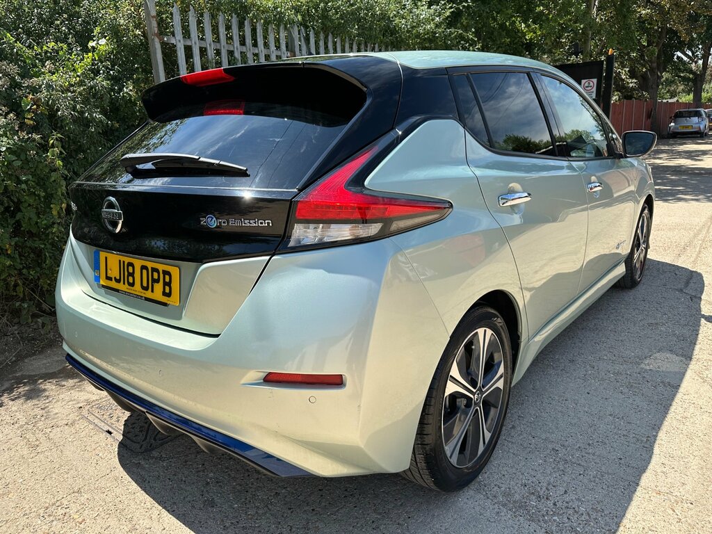 Nissan Leaf 40Kwh 2.Zero Hatchback 150 Ps Silver #3