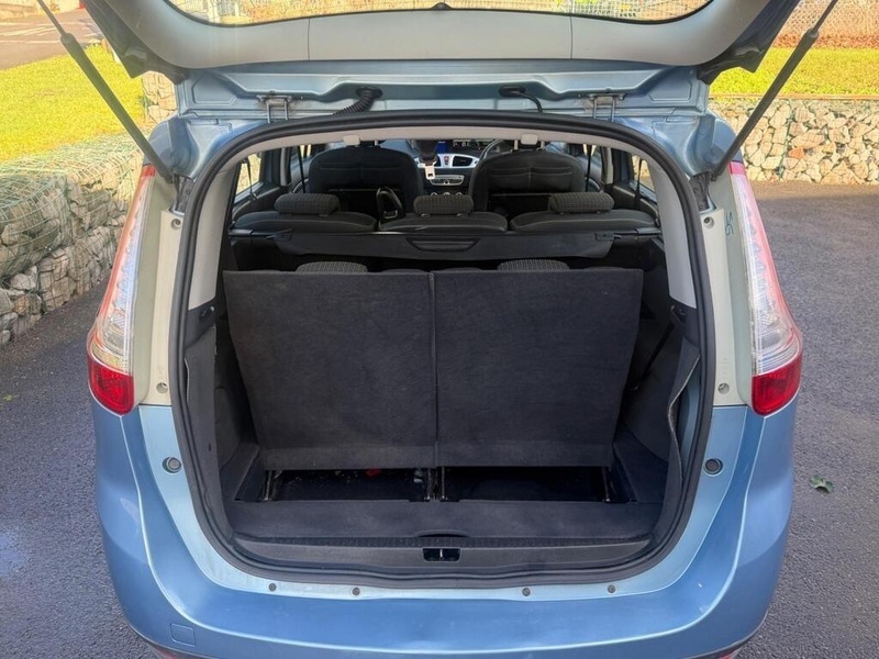 Renault Grand Scenic Dynamique Brown #26