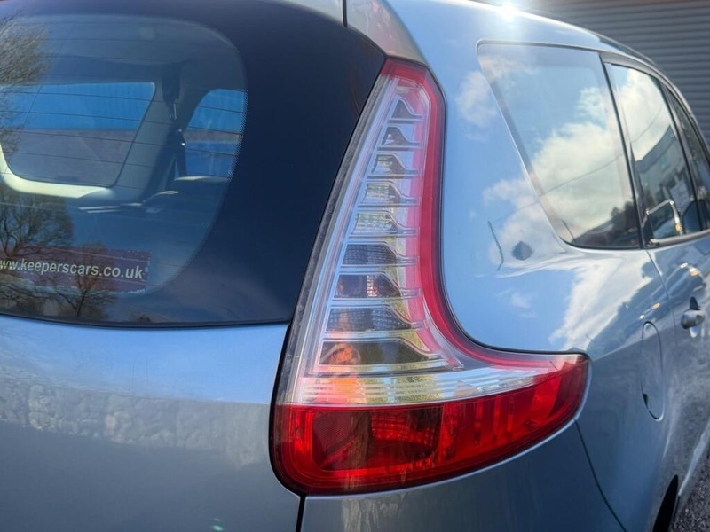 Renault Grand Scenic Dynamique Brown #44