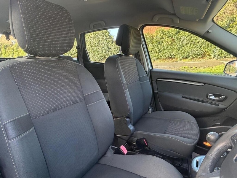 Renault Grand Scenic Dynamique Brown #9