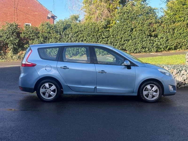 Renault Grand Scenic Dynamique Brown #20
