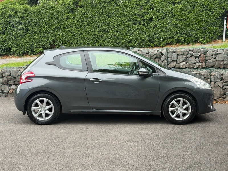 Peugeot 208 1.0 Active Silver #18
