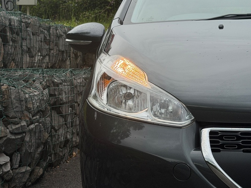Peugeot 208 1.0 Active Silver #38