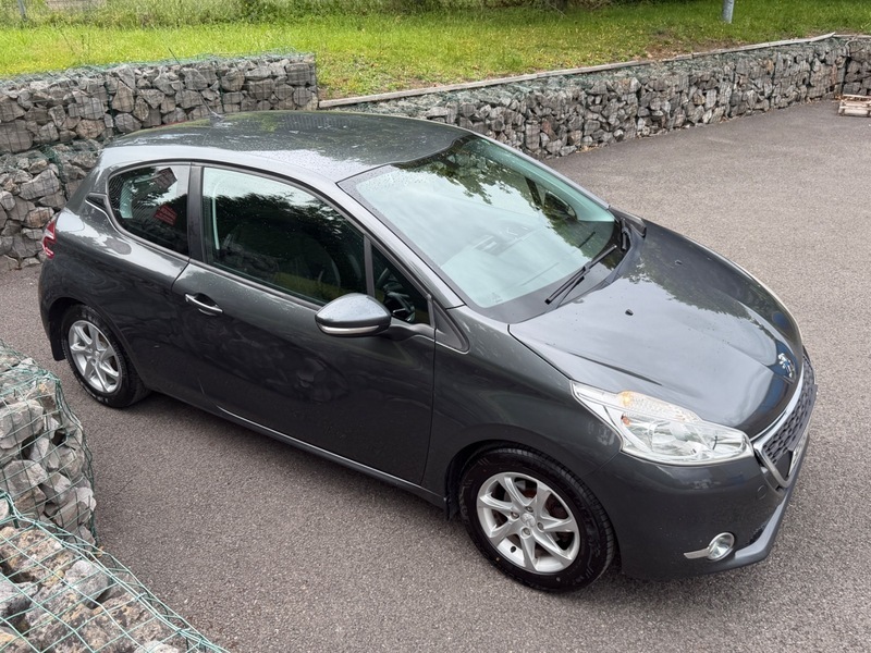 Peugeot 208 1.0 Active Silver #37