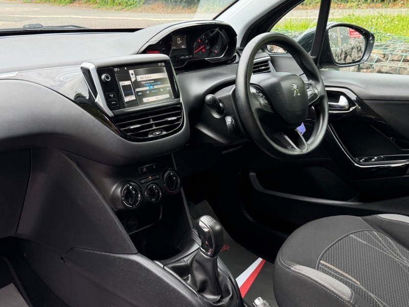 Peugeot 208 1.0 Active Silver #23