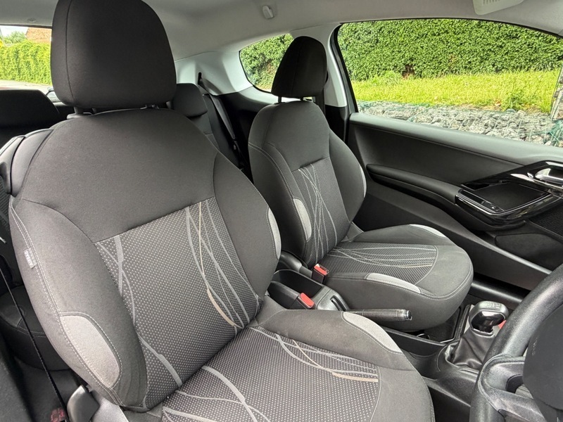 Peugeot 208 1.0 Active Silver #9