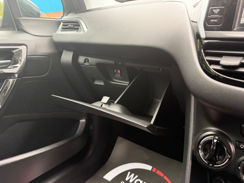 Peugeot 208 1.0 Active Silver #35