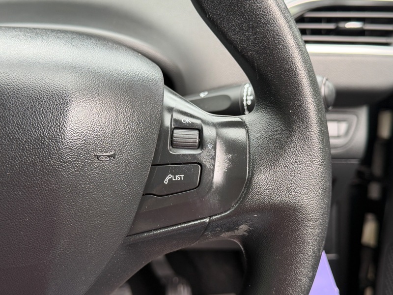 Peugeot 208 1.0 Active Silver #33