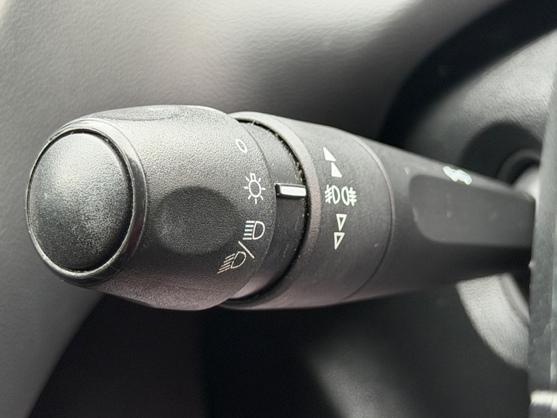 Peugeot 208 1.0 Active Silver #29