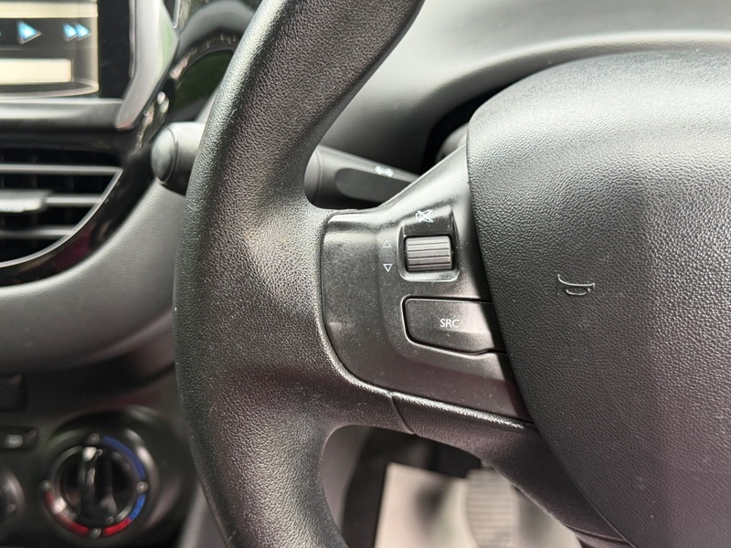 Peugeot 208 1.0 Active Silver #32