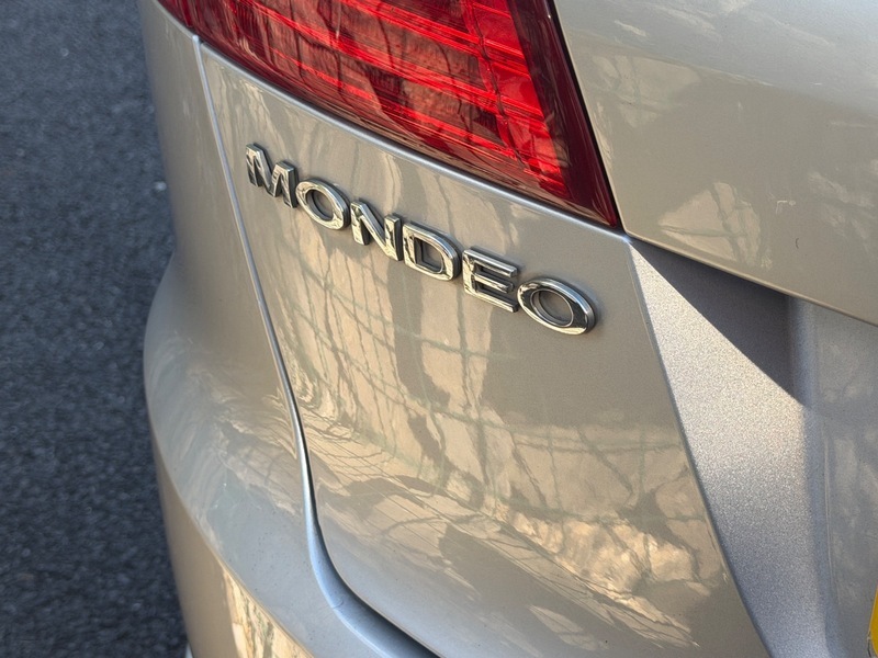 Ford Mondeo 2.0 2.0 Tdci Zetec Silver #52