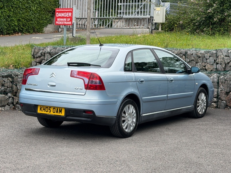 Citroen C5 Hatchback 2.0I 16V Exclusive 200505 Red #17