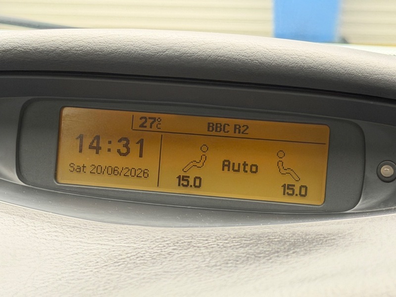 Citroen C5 Hatchback 2.0I 16V Exclusive 200505 Red #27