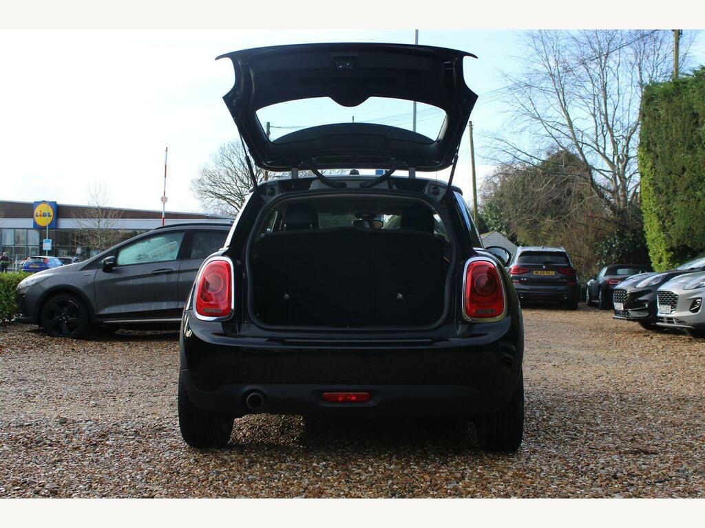 Mini Hatch 1.5 Cooper Hatchback Steptronic Black #5