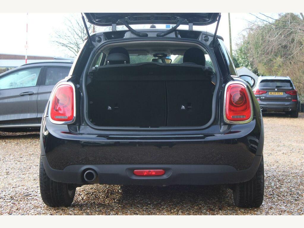 Mini Hatch 1.5 Cooper Hatchback Steptronic Black #6