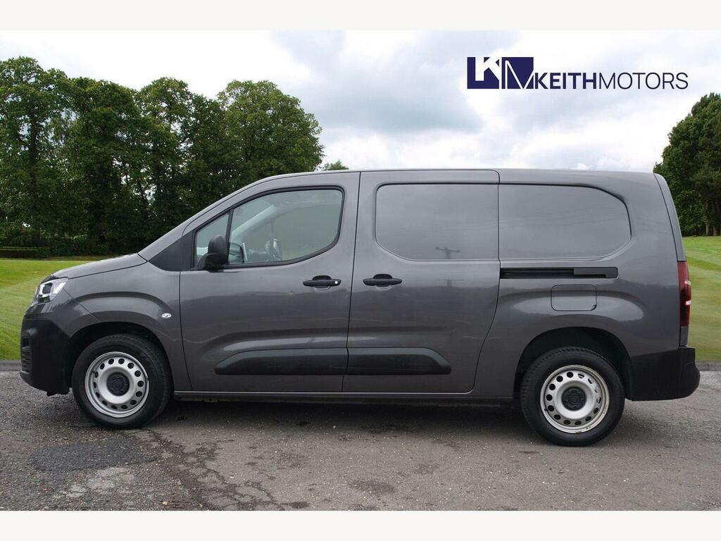 Fiat Doblo 1.5 Bluehdi 1000Kg Maxi Panel Van 6Dr Manua Grey #4