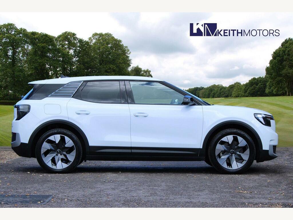 Ford Explorer Extended Range 77Kwh Premium Suv White #4
