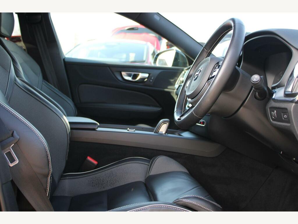 Volvo V60 R Design Red #8