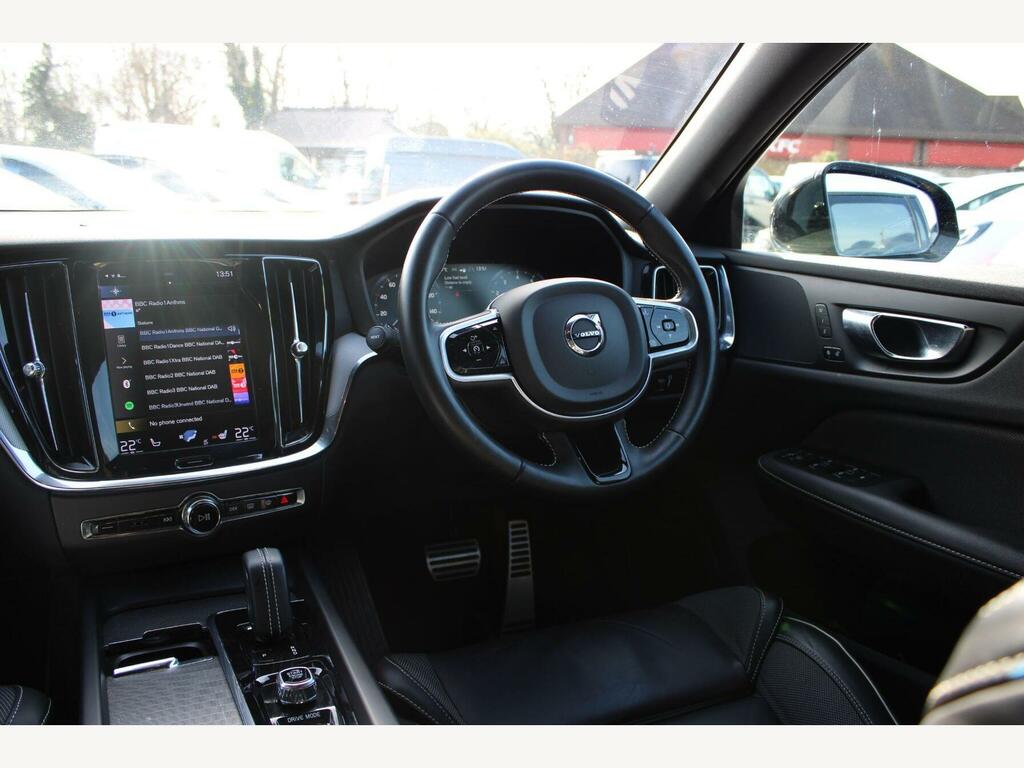 Volvo V60 R Design Red #7