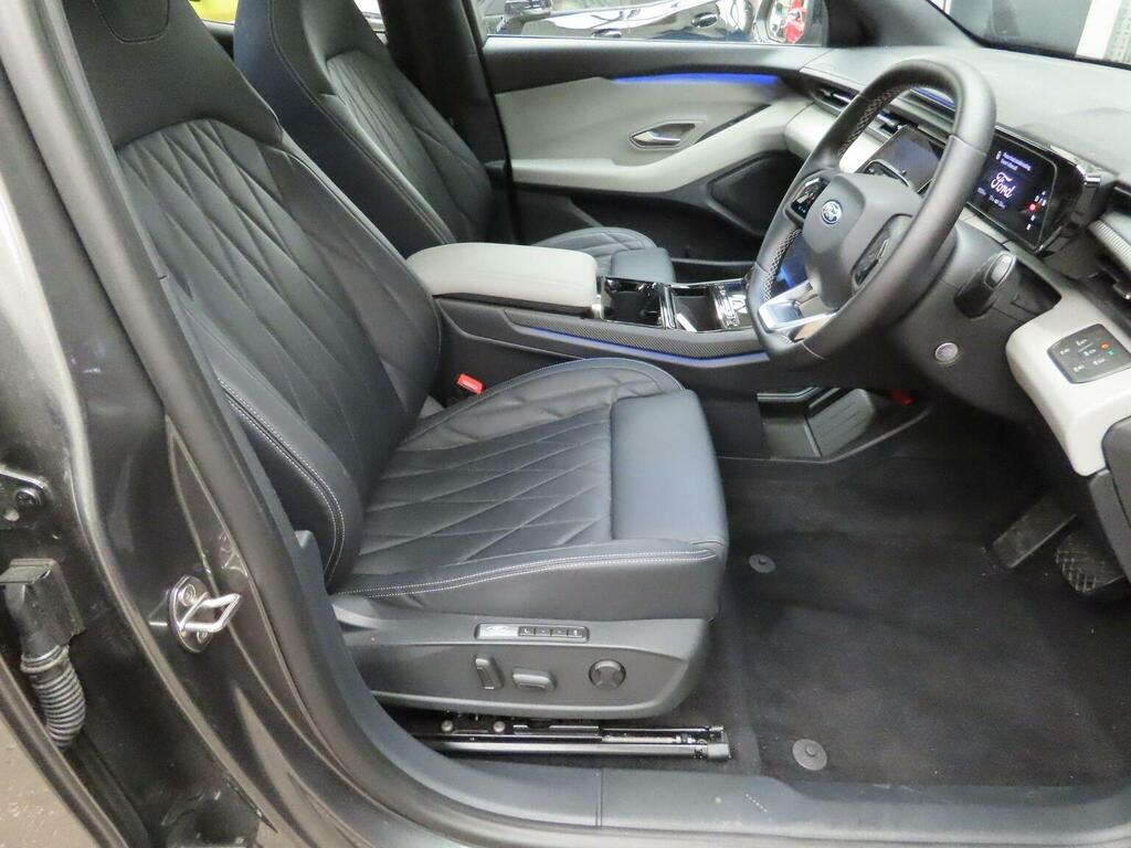 Ford Explorer Extended Range 77Kwh Premium Suv  #6