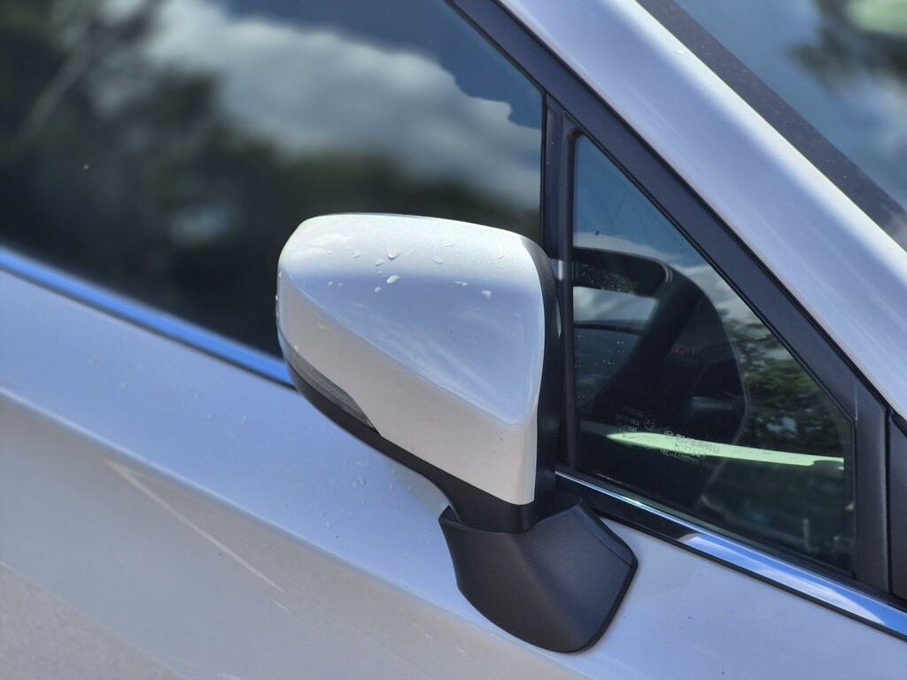 Subaru XV  White #14
