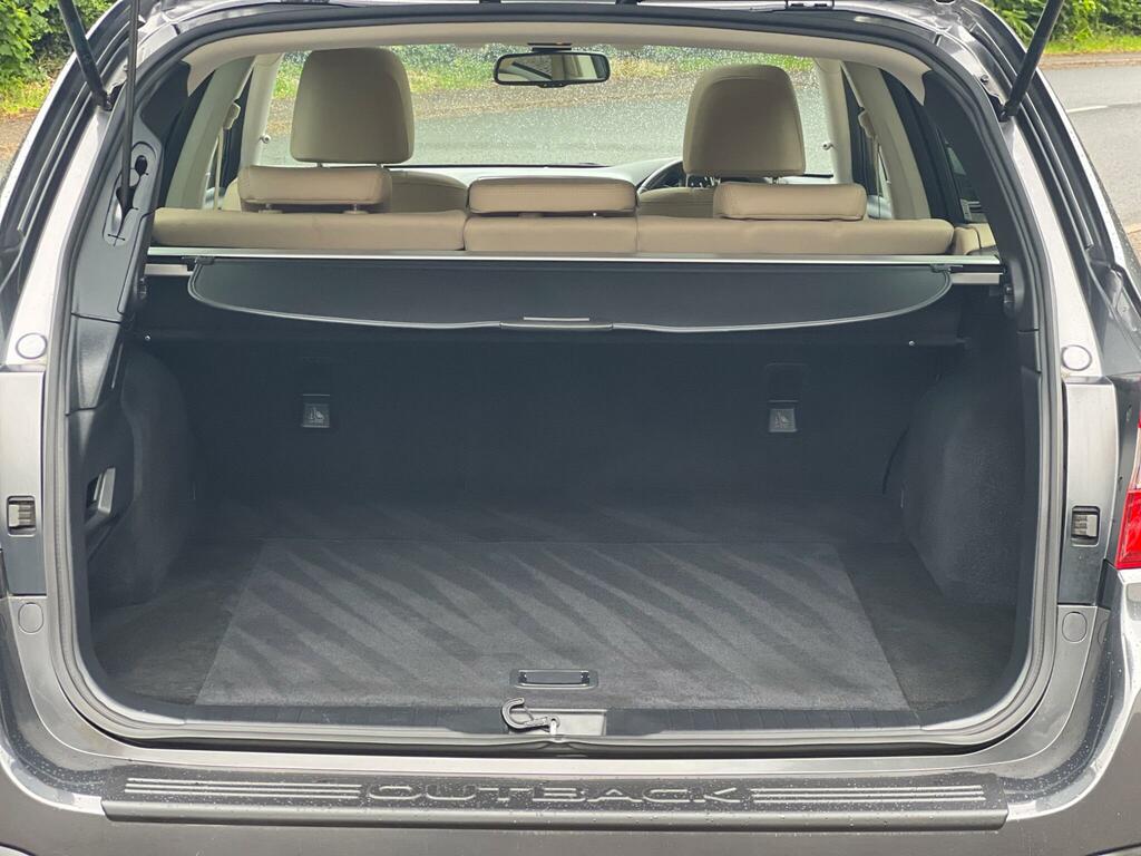 Subaru Outback Touring Black #26