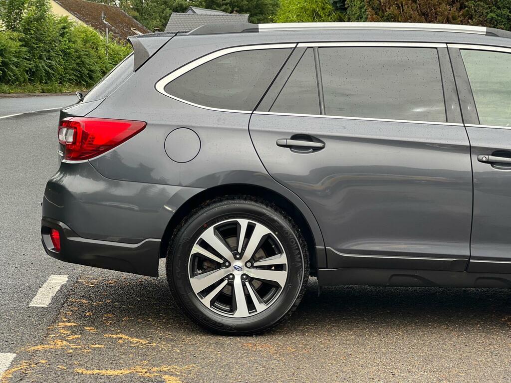 Subaru Outback Touring Black #19
