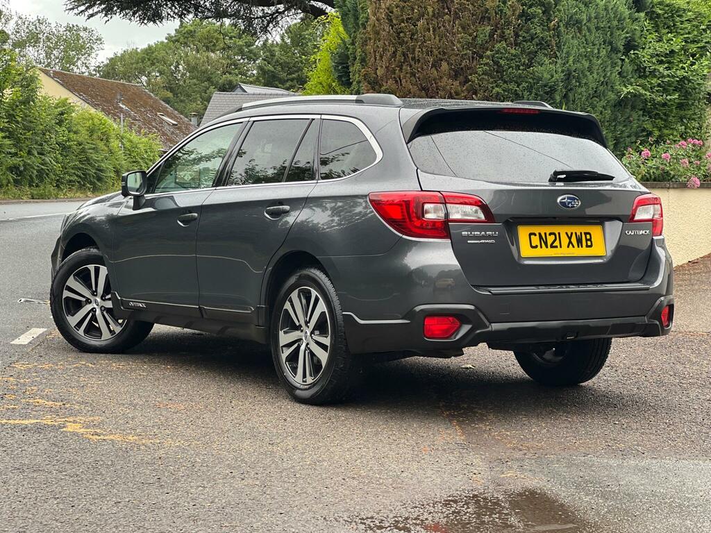 Subaru Outback Touring Black #10
