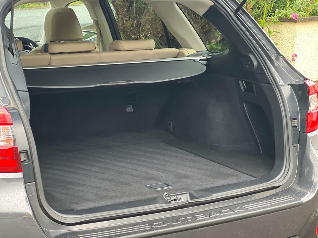 Subaru Outback Touring Black #27
