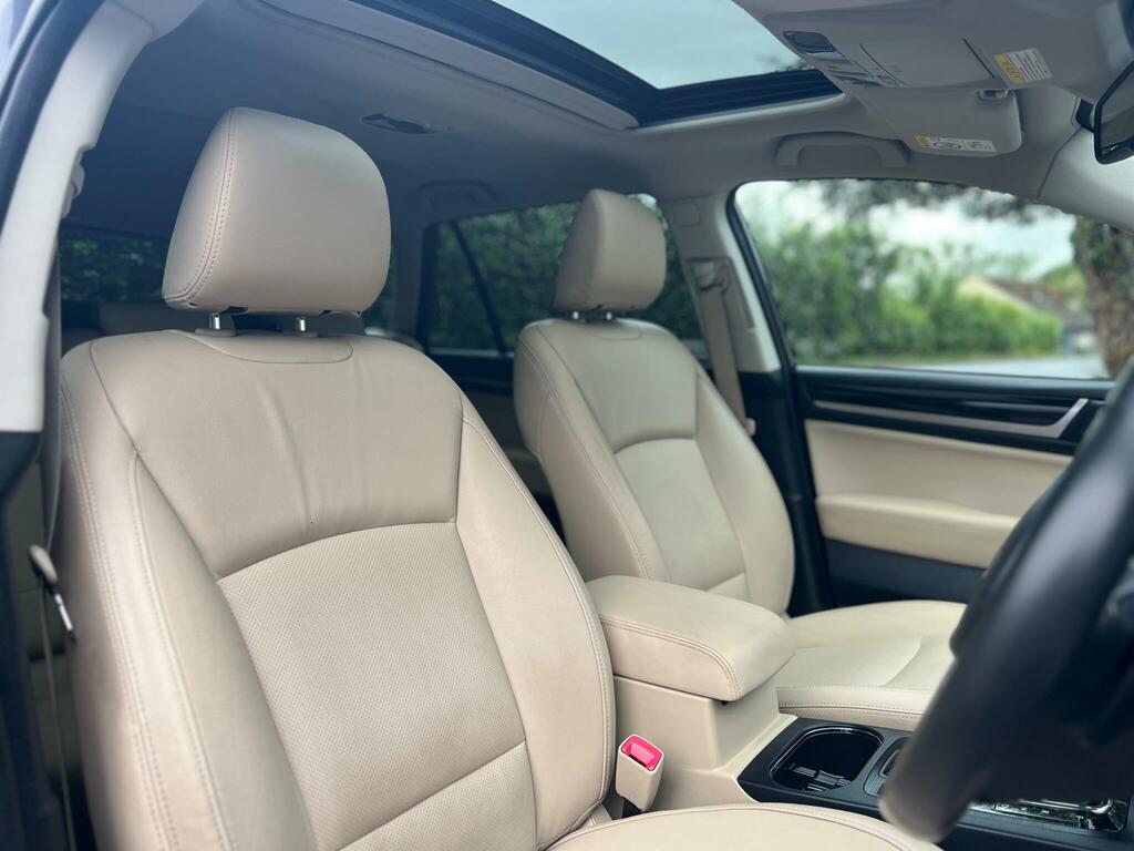 Subaru Outback Touring Black #30