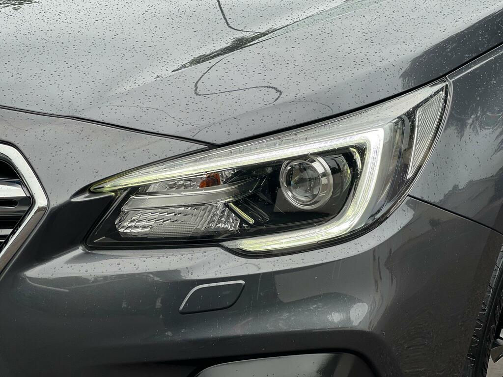 Subaru Outback Touring Black #7