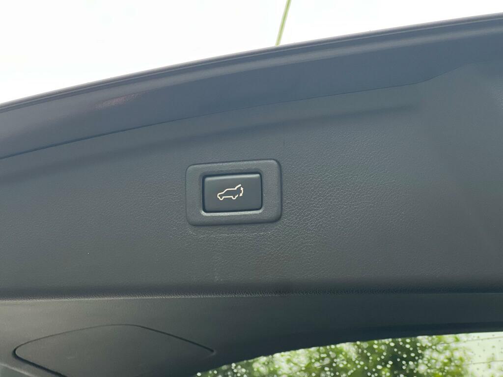 Subaru Outback Touring Black #28
