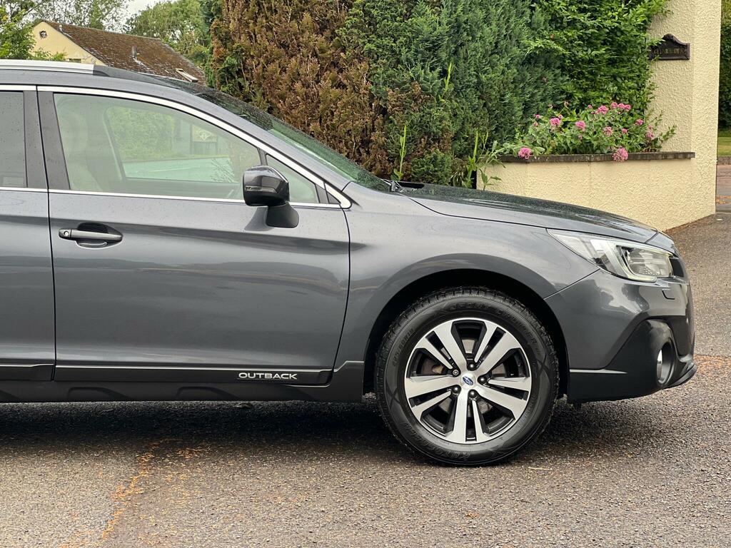 Subaru Outback Touring Black #18