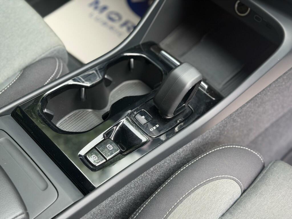 Volvo XC40 2.0 B3p Ultimate Dark Grey #19