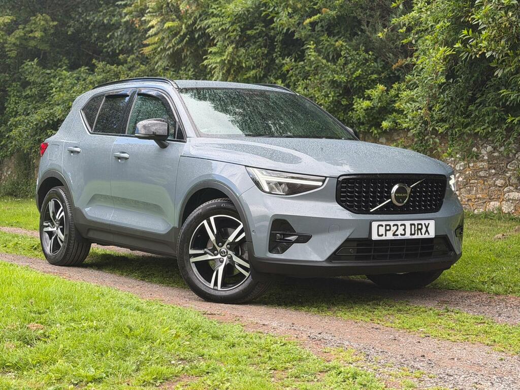 Volvo XC40 2.0 B3 Mhev Plus Dark Dct Euro 6 Ss Grey