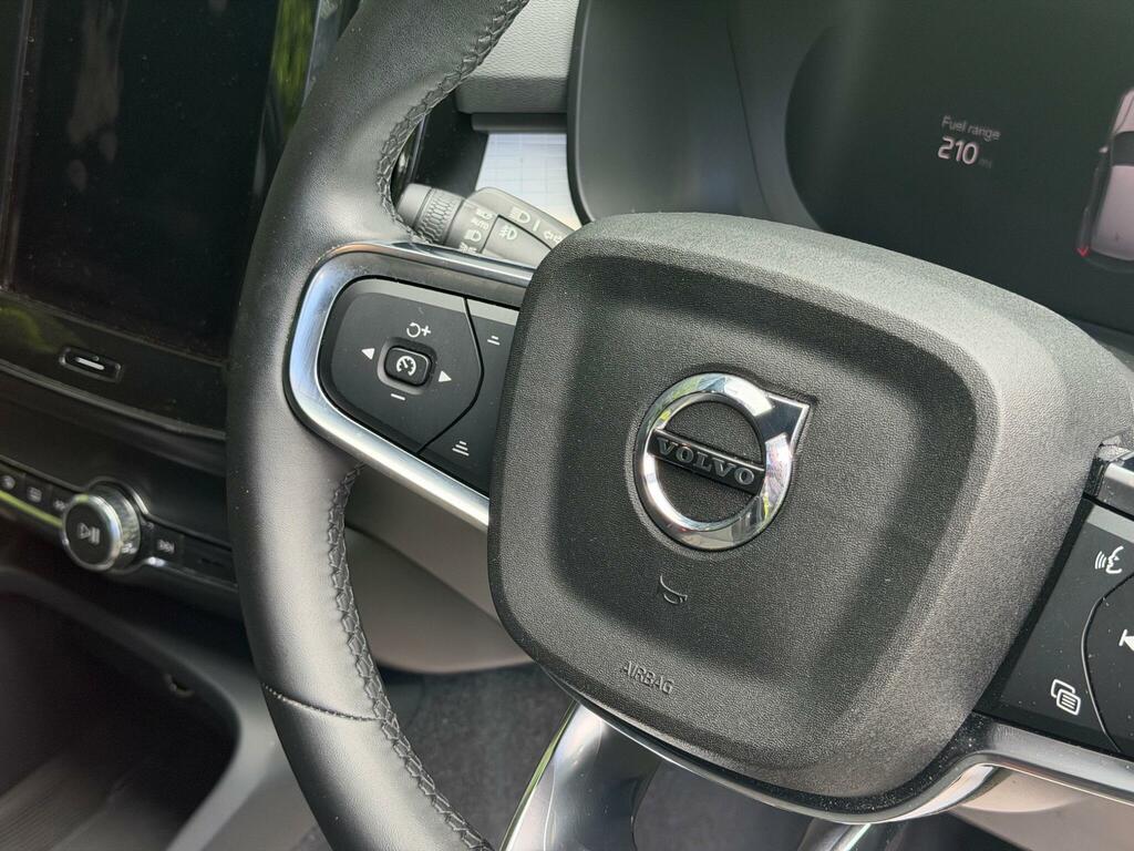 Volvo XC40 2.0 B3p Ultimate Dark Grey #24