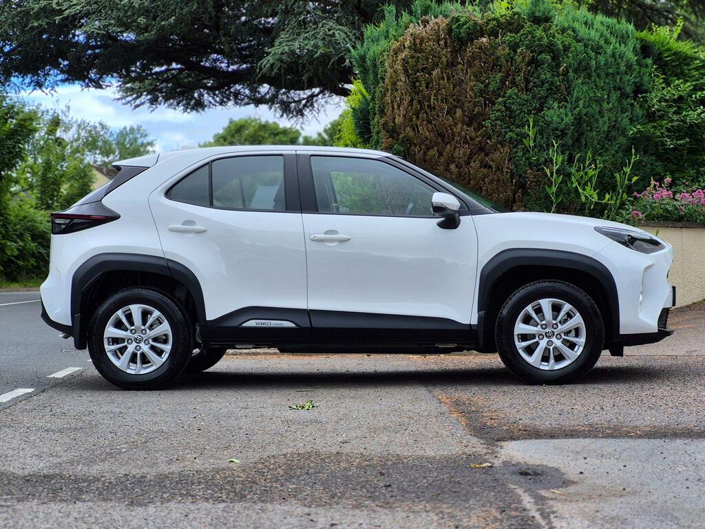 Toyota Yaris Cross 1.5 Vvt-h Icon E-cvt Euro 6 Ss CA74WJF White #3