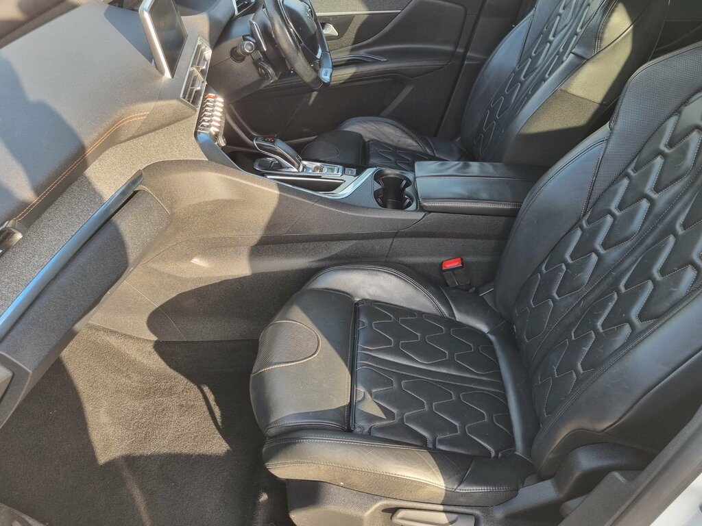 Peugeot 3008 1.5 Bluehdi Allure Red #25