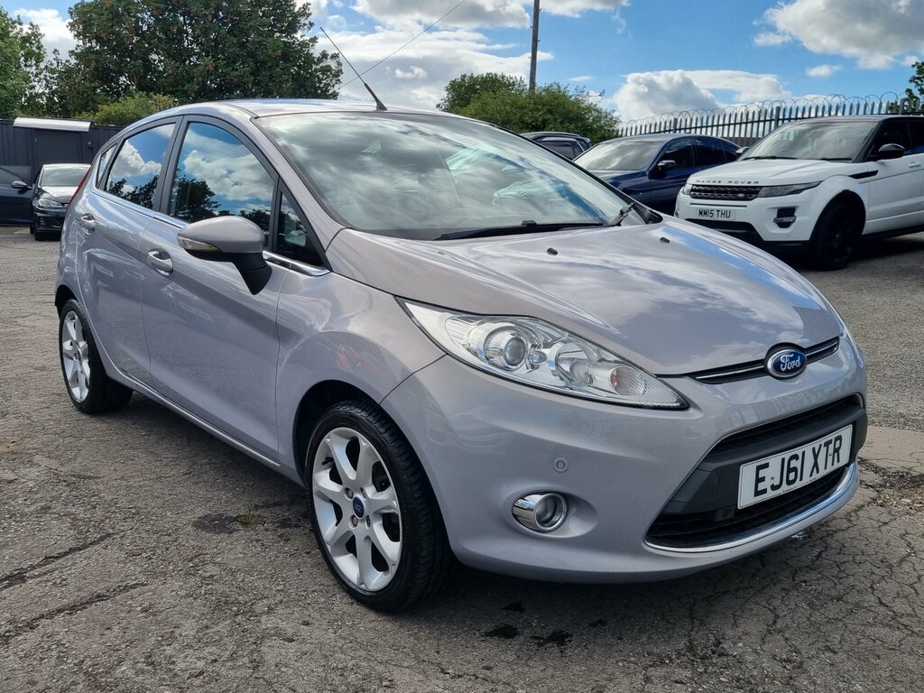 Ford Fiesta 1.4 Titanium Hatchback 154 G Silver