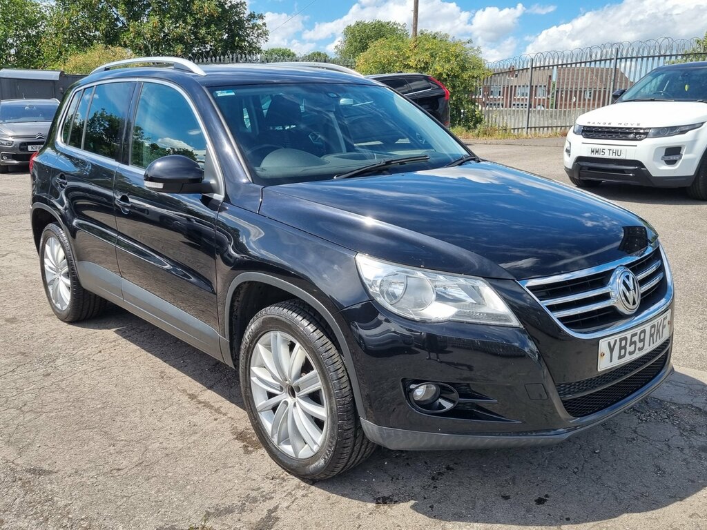 Volkswagen Tiguan Match Black #1