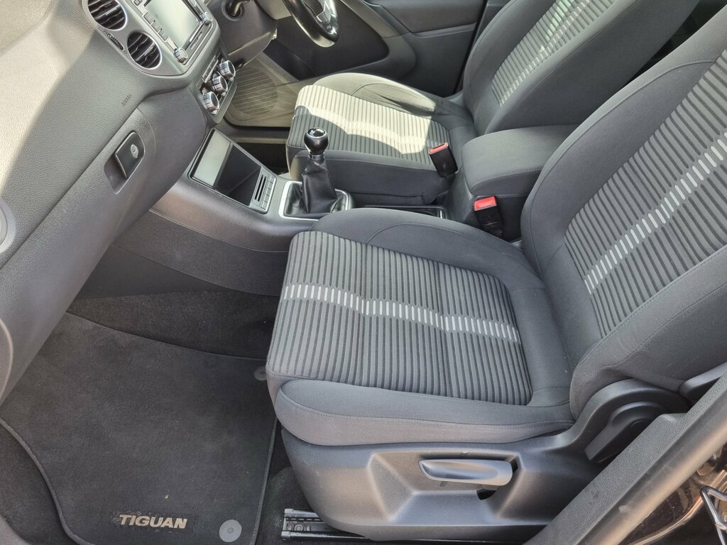 Volkswagen Tiguan Match Black #15