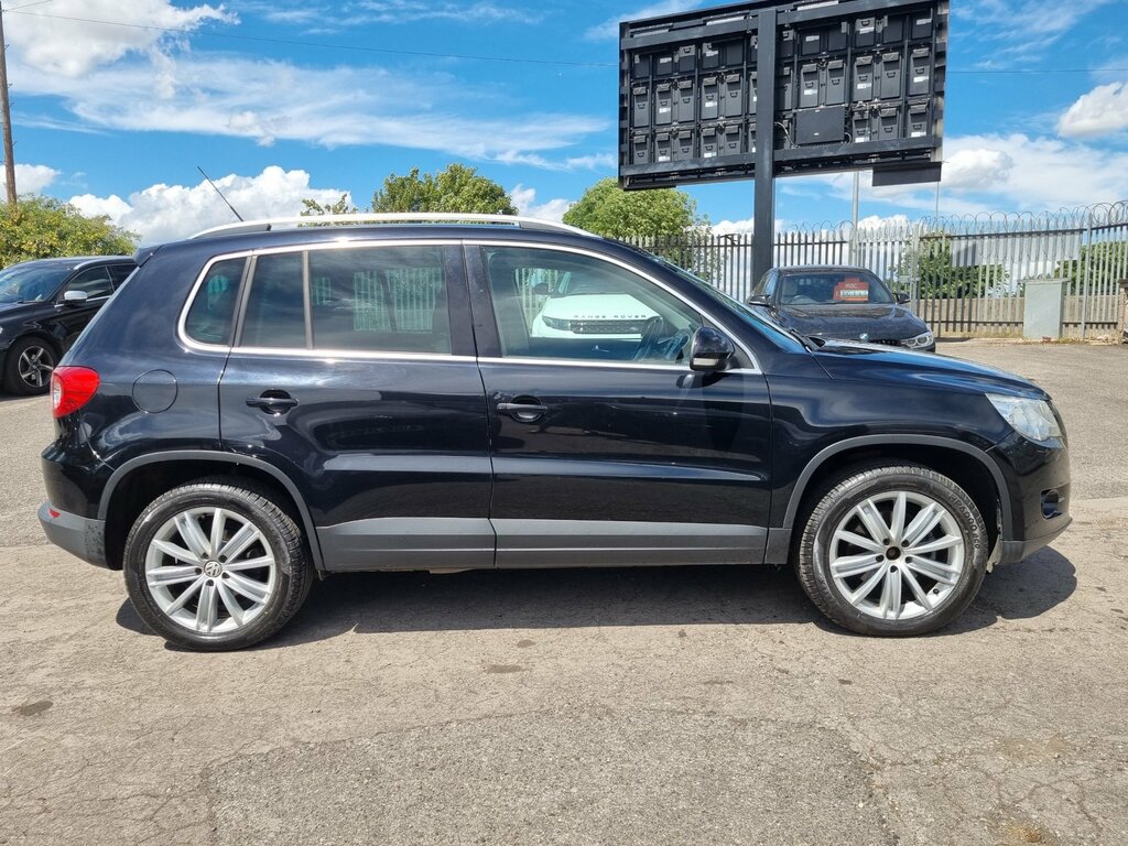 Volkswagen Tiguan Match Black #5