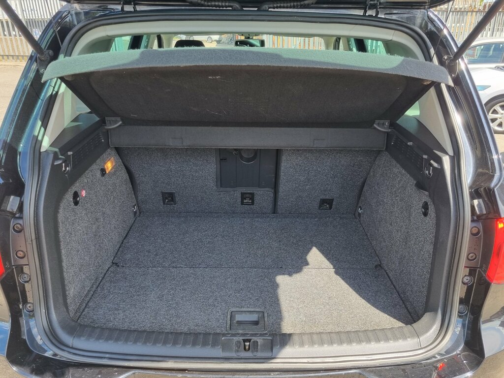 Volkswagen Tiguan Match Black #18