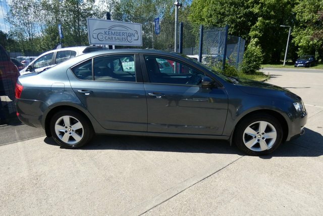 Skoda Octavia 2015 1.6 Tdi Se Hatchback Euro 5 Grey #4