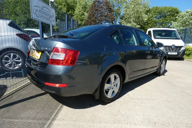 Skoda Octavia 2015 1.6 Tdi Se Hatchback Euro 5 Grey #5