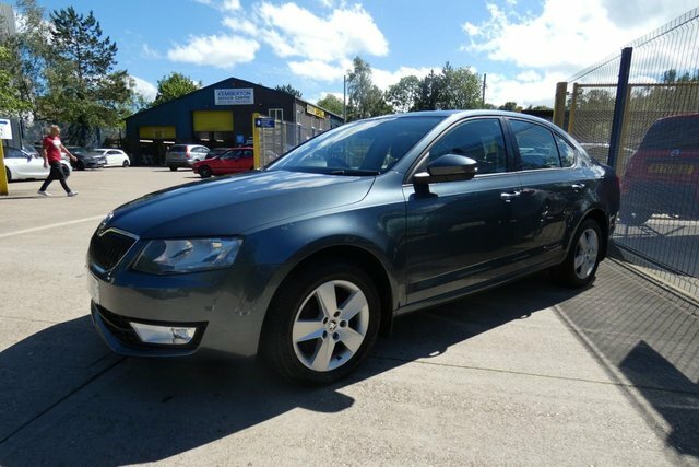 Skoda Octavia 2015 1.6 Tdi Se Hatchback Euro 5 Grey #3